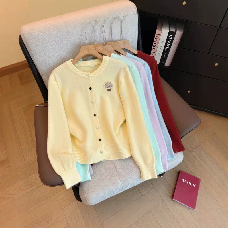 Factory direct supply of knitted sweaters for autumn, versatile soft cardigan, Korean style loose round-neck autumn and winter outerwear sweater for women Factory direct supply of knitted sweaters for autumn, versatile soft cardigan, Korean style loose round-neck autumn and winter outerwear sweater for women