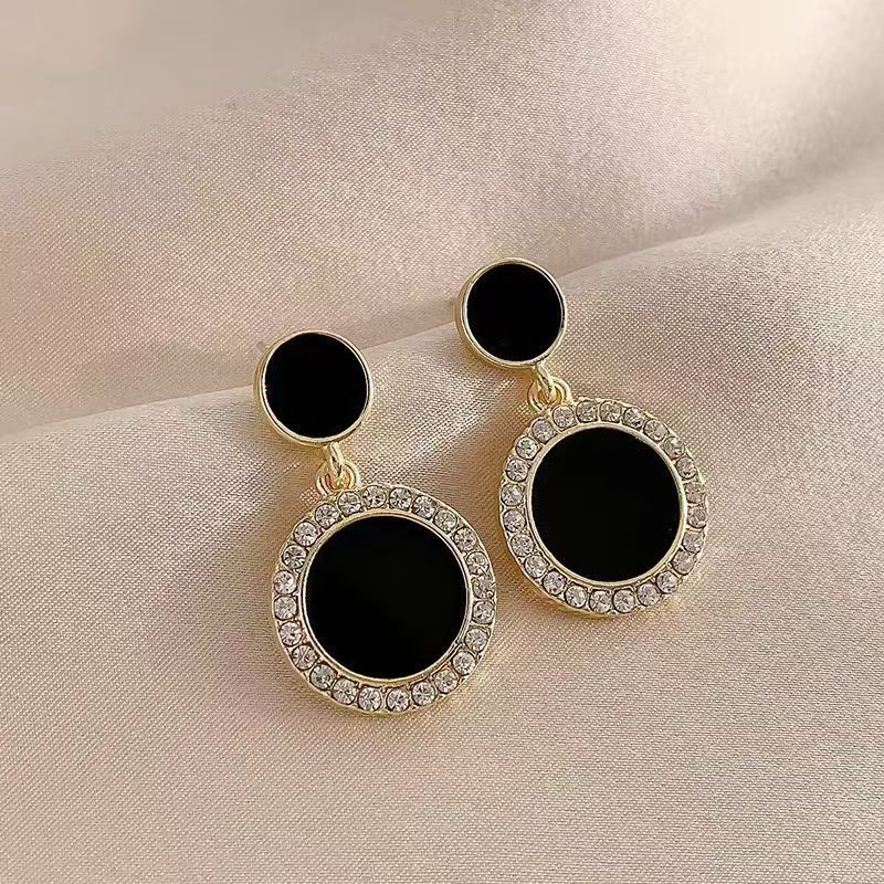 Pendientes largos con flecos elegantes y diamantes con aguja de plata Pendientes de todo fósforo de temperamento de nicho Pendientes simples y ligeros de lujo de alta gama Mujeres