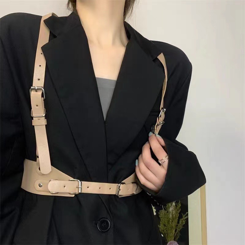 Simple Style Streetwear Solid Color Pu Leather Iron Plating Women's Corset Belts display picture 6