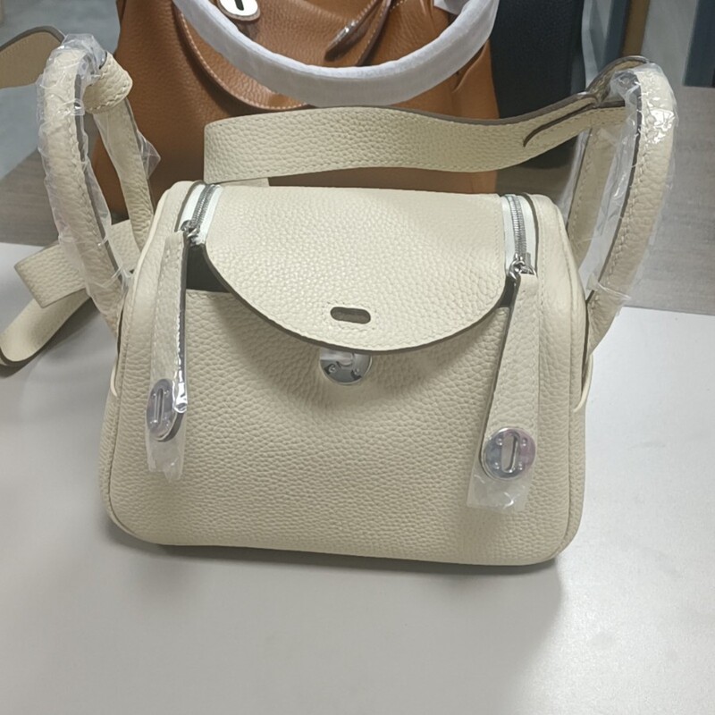 Original Leather Hand-Stitched Lindy Bag with Waxed Thread, Underarm Shoulder Crossbody Bag, Fashionable Versatile Pillow Doctor Bag for Women