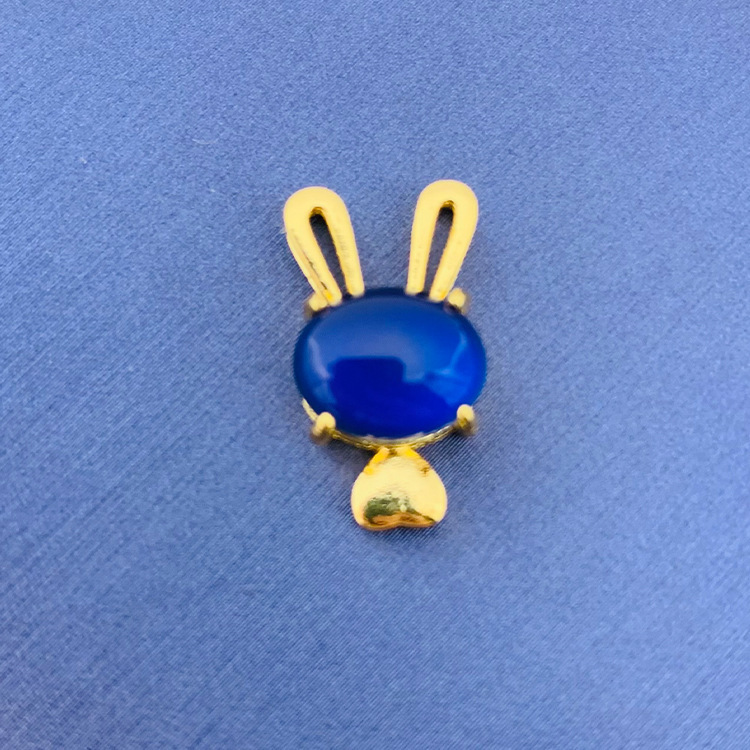 百種類のペンダントは心のままにファッションの経典を配合します。カップルの美しいペンダントは親友のアクセサリーを送ります。