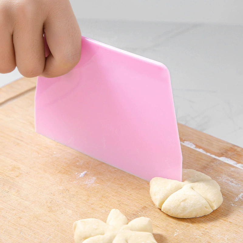 Cake cutting cream cake scraper surface scraper baking tool plastic gel board medium trapezoidal scraper