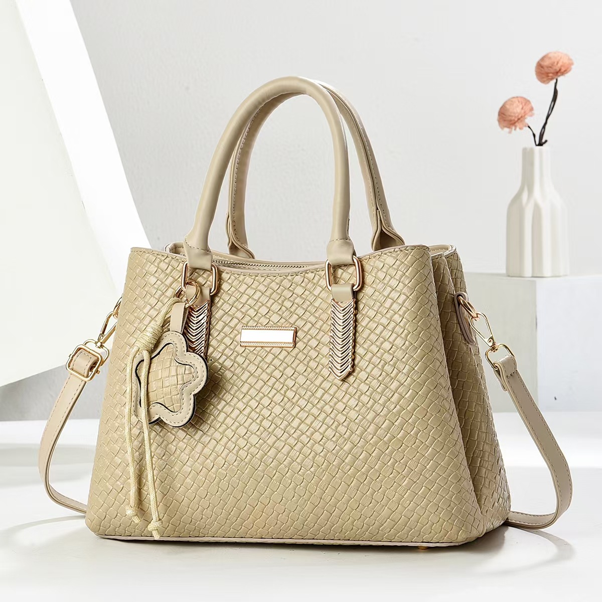 Bolso de mujer 2025 nuevo bolso de hombro de moda simple urbano bolso simple de mujer bolso de mensajero de gran capacidad image 4