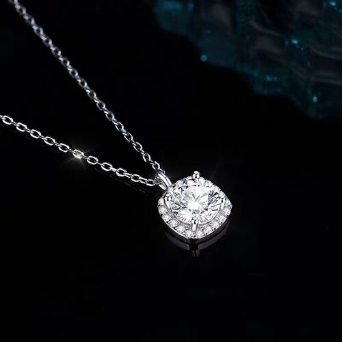 Square Zircon Necklace, Minimalist and Elegant Choker with Subtle Style, Short Fashionable Choker