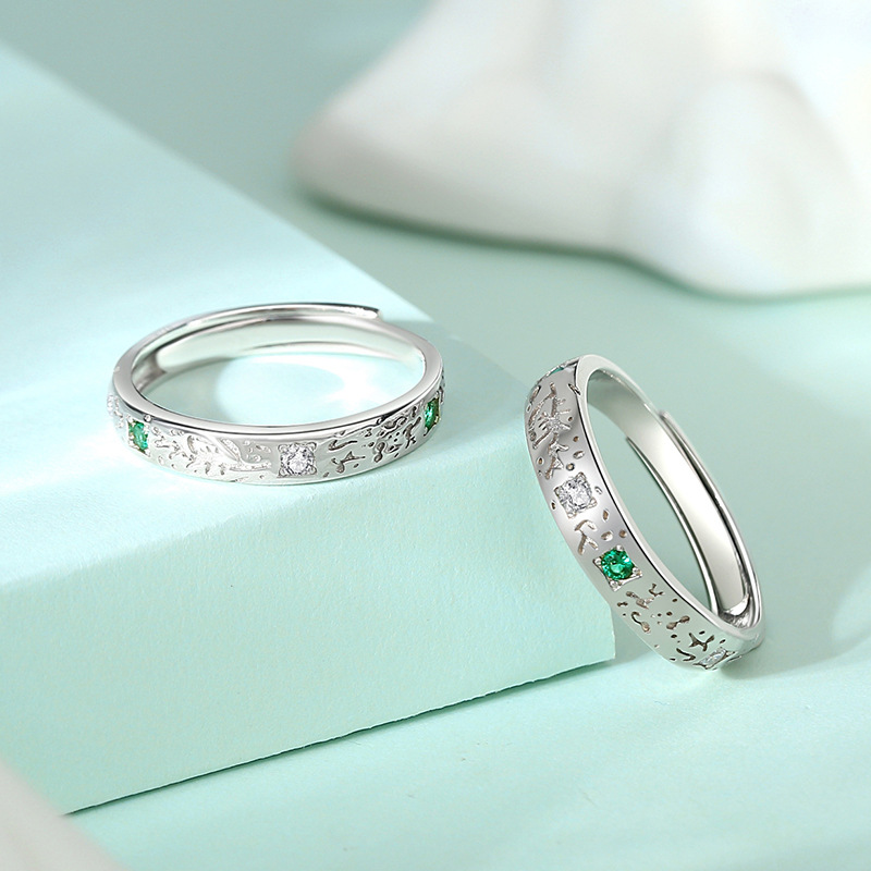 Retro small design ring with zircon