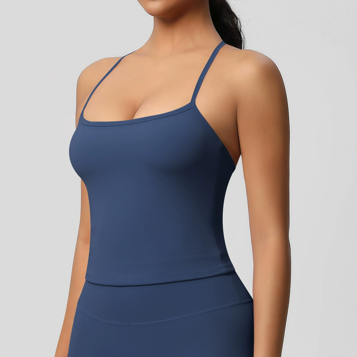Тренировочный йога костюм, плотный и дышащий — шорты, топы, брюки и куртки, размеры S–XL, разные цвета