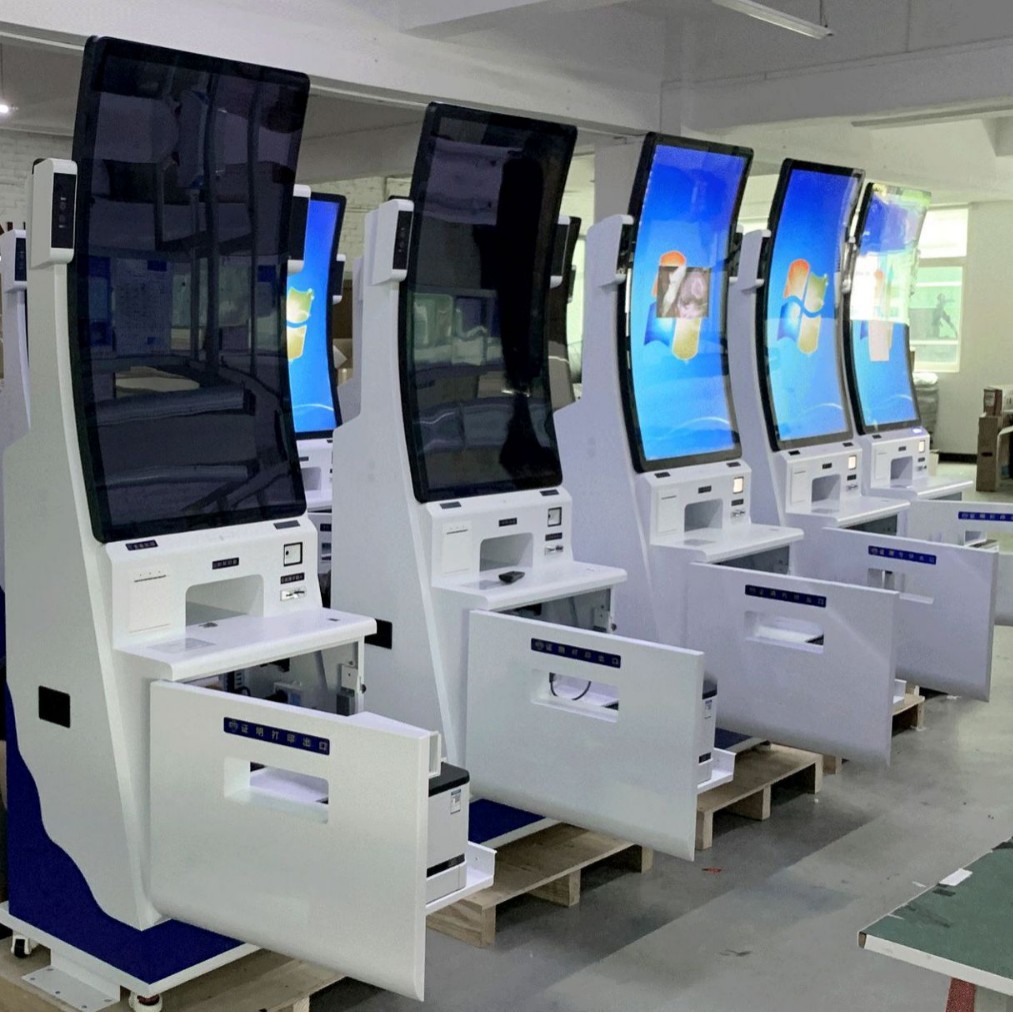 Máquina de autoservicio de pantalla curva personalizada de 43 pulgadas