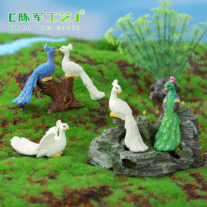 Micro landscape small ornaments Peacock realistic cartoon Peacock micro landscape small ornaments resin creative accessories
