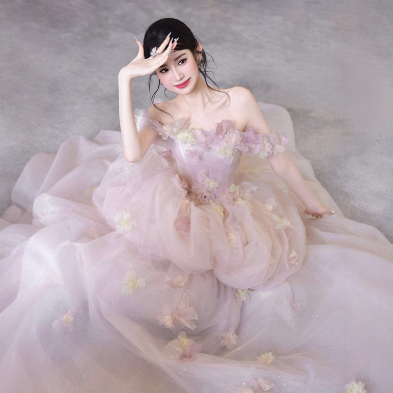 French-Style Light Wedding Dress 2026 New Model Bride Off-Shoulder Ethereal Flowing Tulle Evening Gown Manufacturer Supply