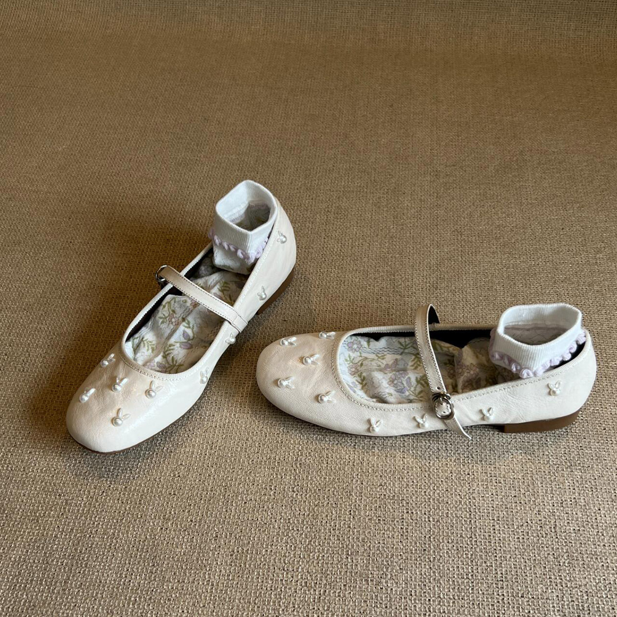 Versión de piel de oveja ~ estilo francés de noche viento perla conejo con una palabra con zapatos de mujer retrógrados superficiales zapatos de cuero único plano