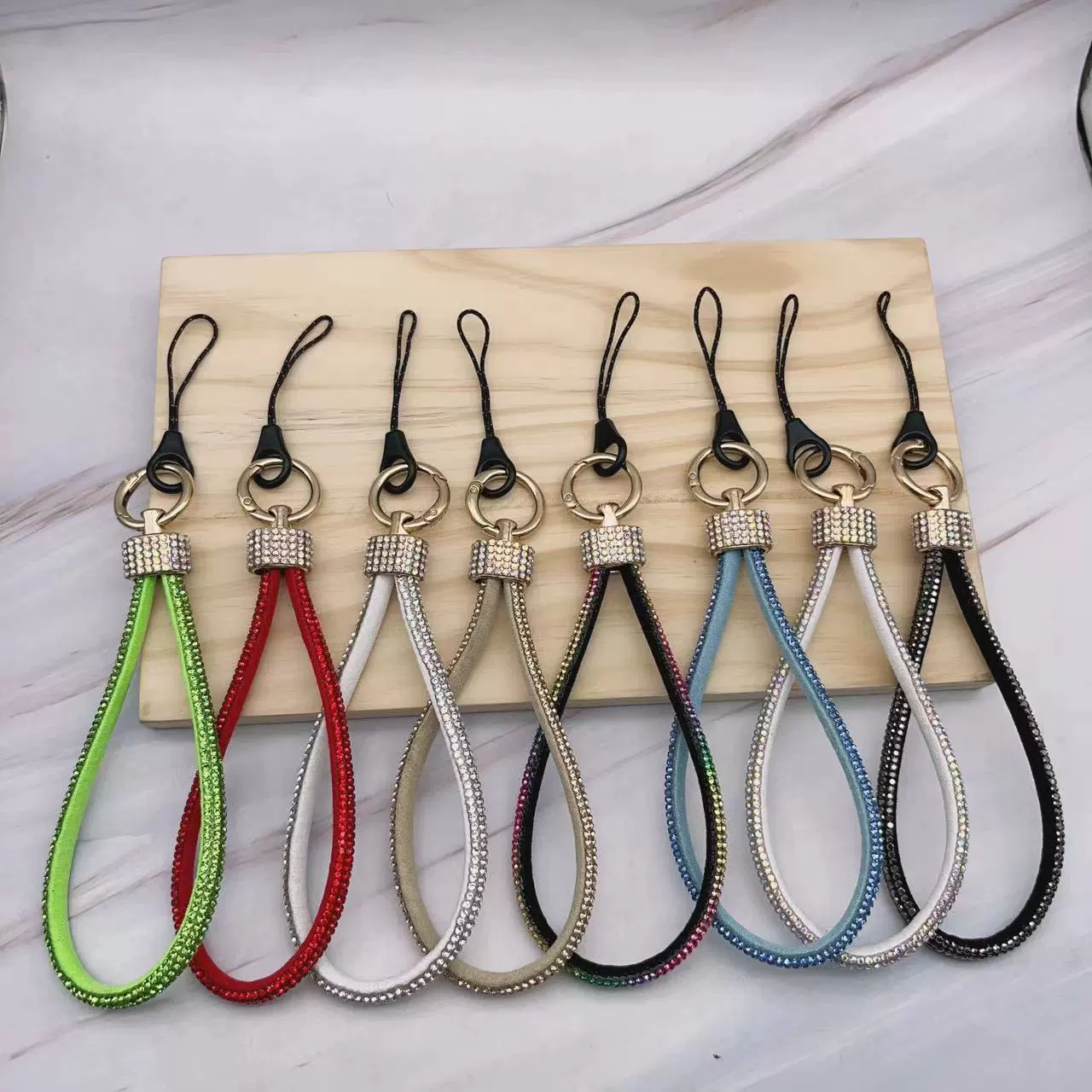 2024 новый металлический мобильный телефон ремешок браслет браслет роскошный стразы цепи высокого класса короткий бриллиант ручной веревки против потери