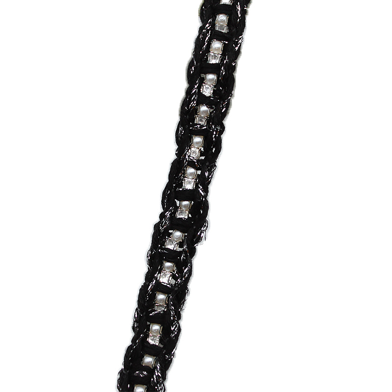 �������� ��ɫС������׻����м����������1.3cm�����ϻ�������