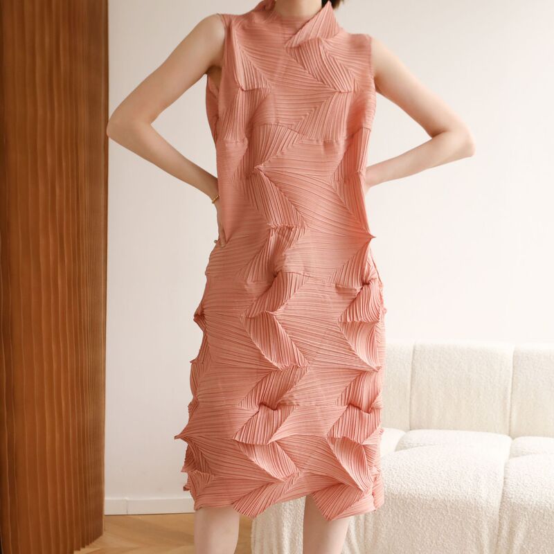 Factory Direct supply ---- summer high-end pleated European station fashion diamond pleated loose plus size sleeveless dress