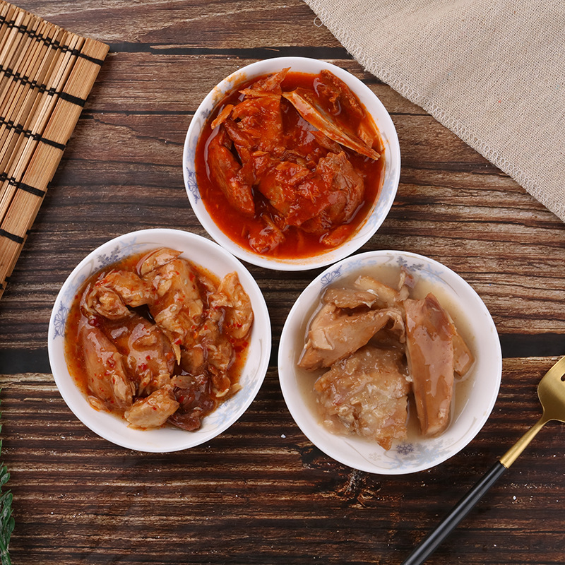 Wholesale tuna fish can ready-to-eat seafood aquatic sushi rice balls salad ingredients skipjack fish can can be shipped on behalf