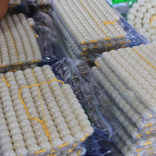 厳選されたA+品質の白翡翠菩提根バレルビーズアップルガーデンラウンドビーズ108個、予備ビーズ6個付きクリスタル禅儀器