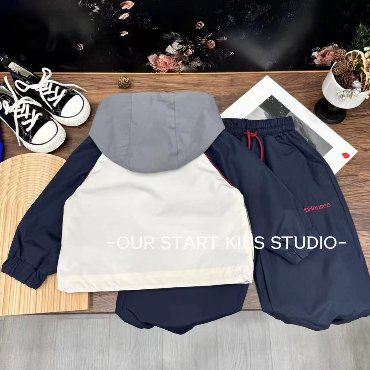 Juego infantil primavera y otoño 2025 nuevo chaqueta de niño marca de moda dos piezas juegos de ropa deportiva casual de primavera y otoño bebé