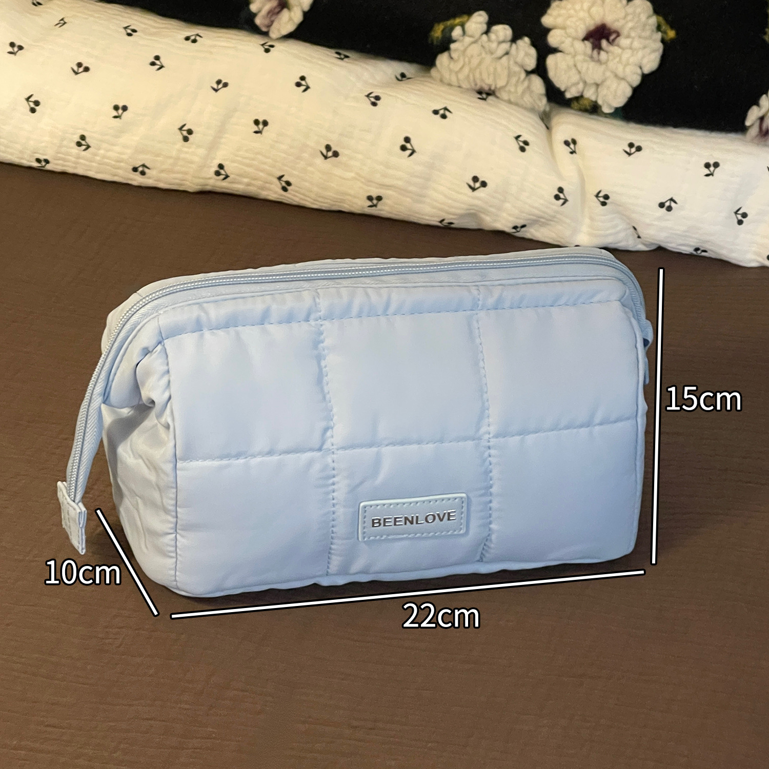 Nueva bolsa de maquillaje de alto valor facial de gran capacidad portátil de viaje bolsa de almacenamiento de lápiz labial de cosméticos de acero portátil bolsa de lavado