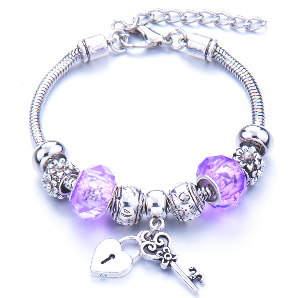 Ethnic Beaded Bracelet With Crown Pendant And Lobster Clasp_voghion.com