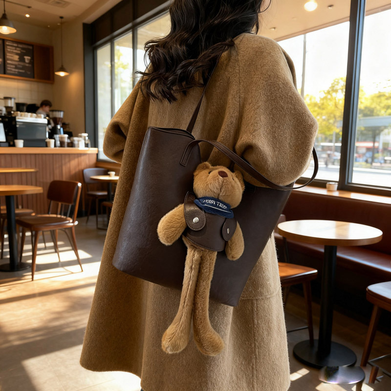 Caricatura lindo oso de peluche muñeca tote bolso de mano bolso de mujer 2025 nueva gran capacidad bolso de cubo de hombro