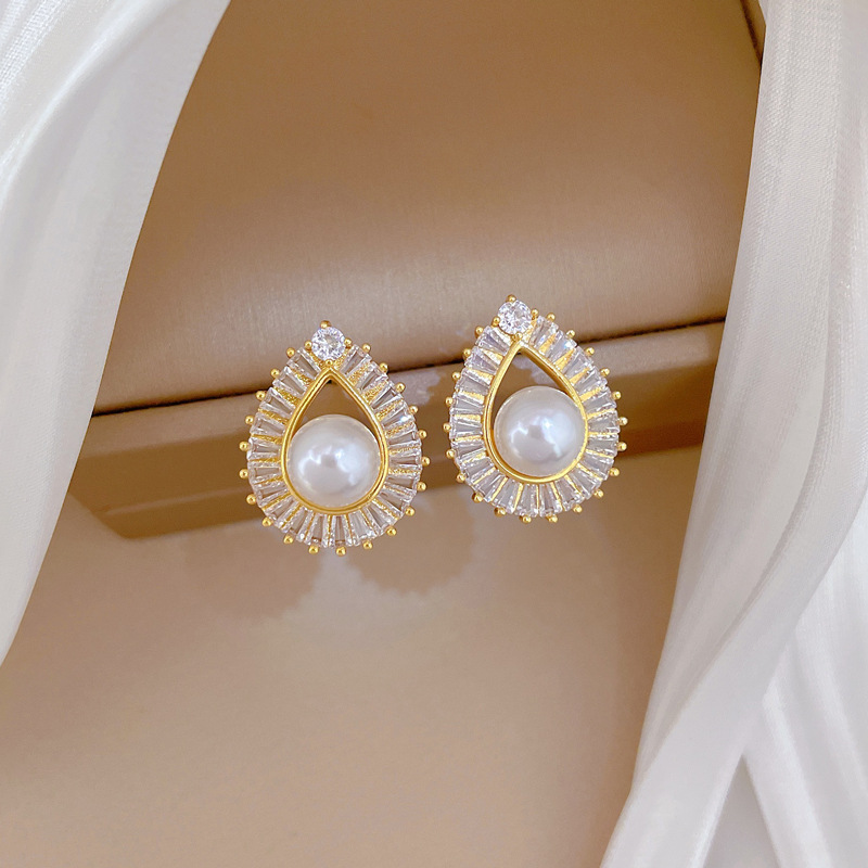 Gorgeous Palace Pearl Necklace With Diamonds In Titanium Steel_voghion.com