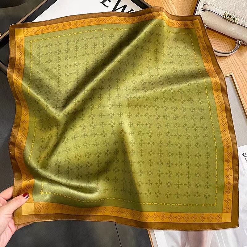 新商品のレトロなシルクタオルの気質に合わせて、スカーフのフランス式70の小さい方のタオルのリボンのシミュレーションのシルクの高級感のマフラーの卸売りを配合します。|undefined