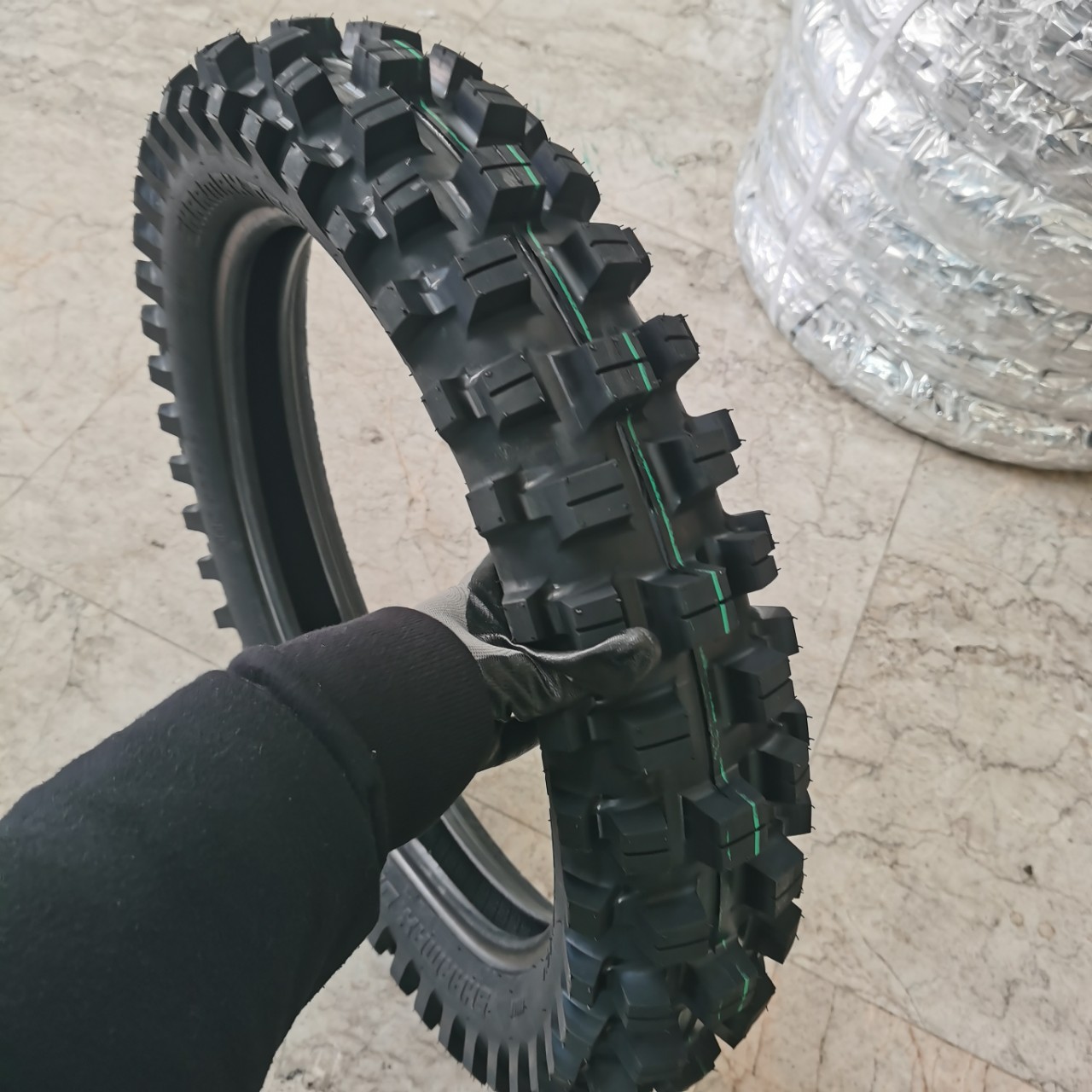 Factory Direct Delivery Off-Road Motorcycle Tire 110/100-18 Mountain Tread Deepened Outer Tire