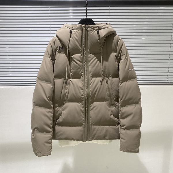 Short down jacket with hood