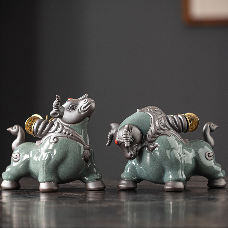 陶瓷牛礼品摆件招财镇宅客厅办公室玄关牛气冲天哥窑可养开片茶宠