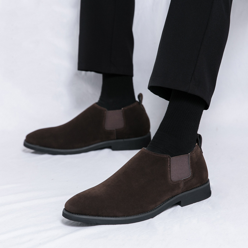Zapatos de cuero simples transfronterizos de talla grande para hombres 2025 otoño e invierno nuevos zapatos de guisantes perezosos de cuero esmerilado para hombres