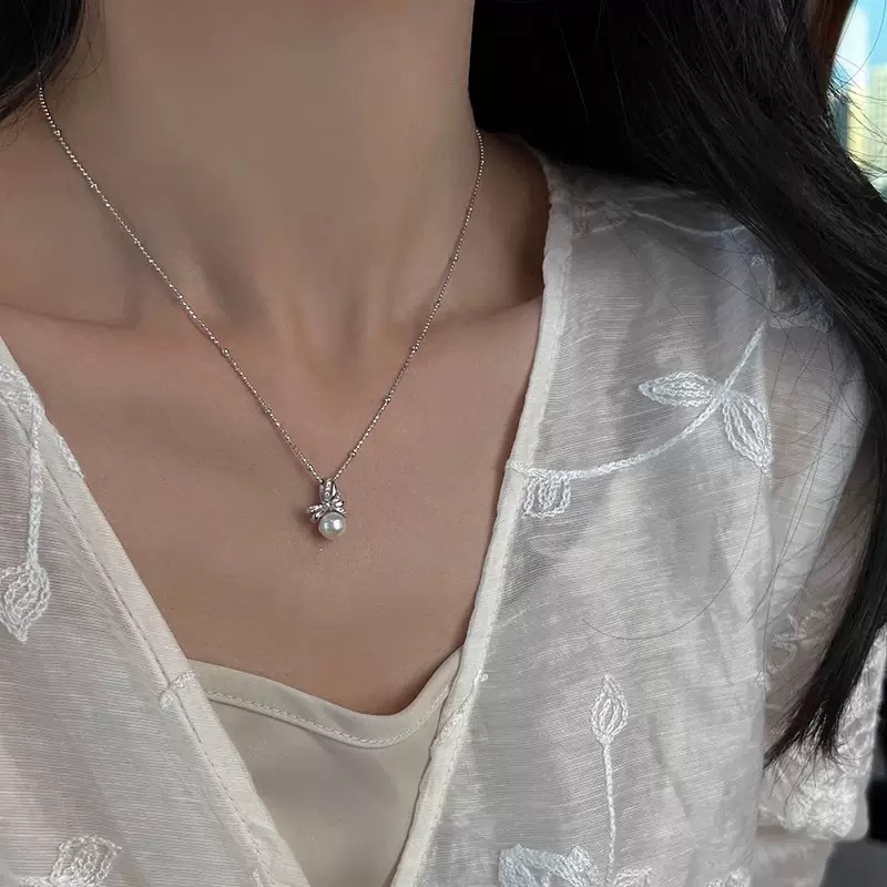 P320 나비 리본 펜던트 진주 목걸이 - 그레이