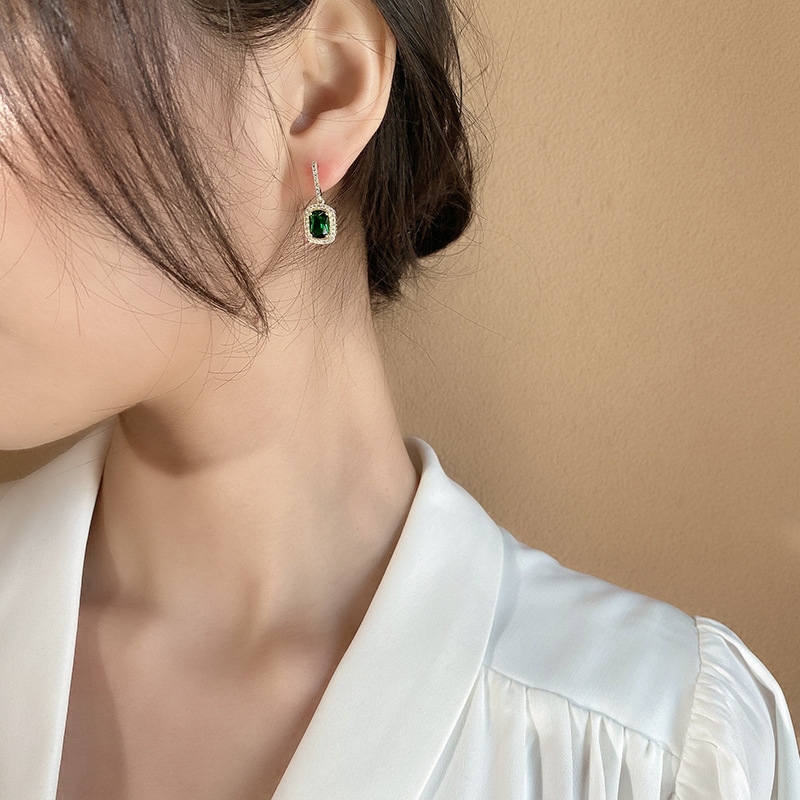 6g Weight Artificial Gemstones Inlay Material Earrings Classification Birthday, Festival Occasion Alloy Material Geometric Pattern Women'S Gender Plating Design White, Green Color Geometric Plating Alloy Artificial Gemstones Drop Earrings 6