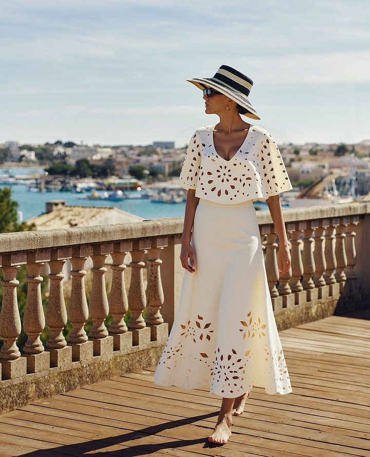 GraceChic 2025 European And American Swimwear New Solid Color Laser Hollow High-End Swimsuit Set For Women Cross-Border Hot Item_voghion.com