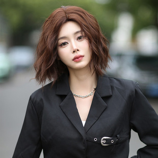 Wig women's short curly hair urban beauty full top hair cover fashion matching pullover chemical fiber artificial hair temperament middle point