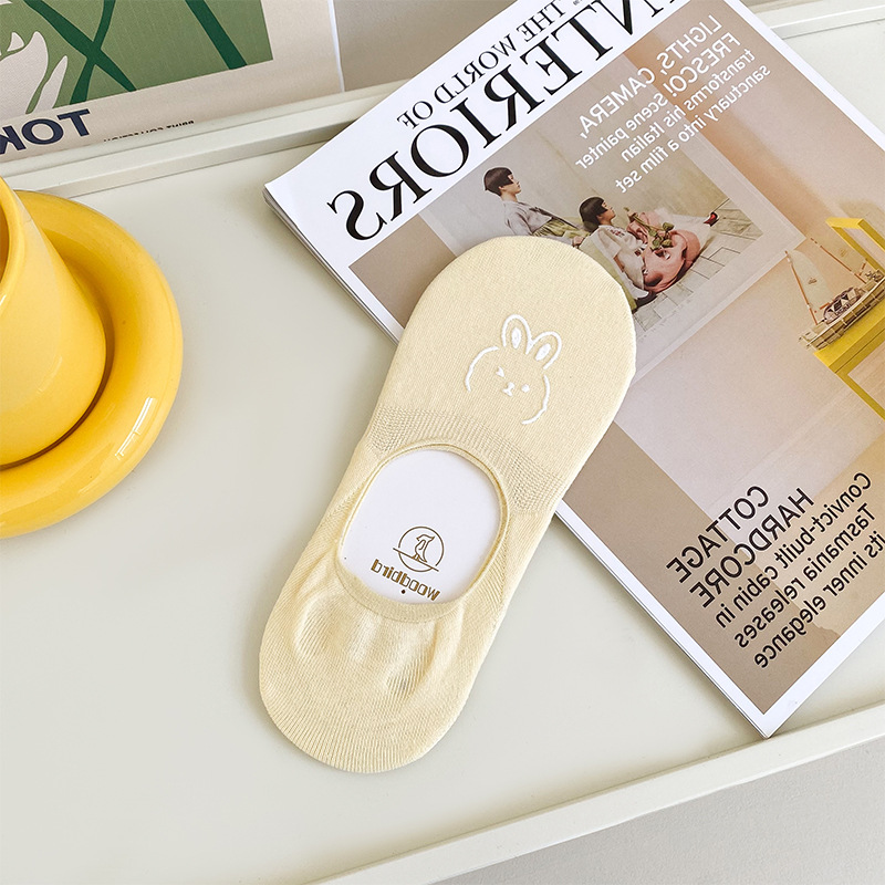 Calcetines de tobillo calcetines invisibles antideslizantes para mujer calcetines de algodón de corte bajo japonés de color caramelo de verano para mujer calcetines de mujer zhuji al por mayor