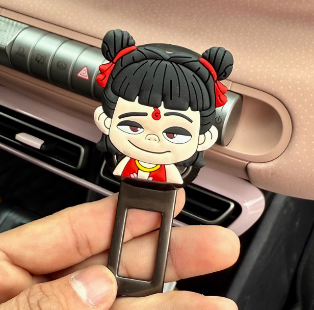 Big head nezha + black gold seat belt extender (single)