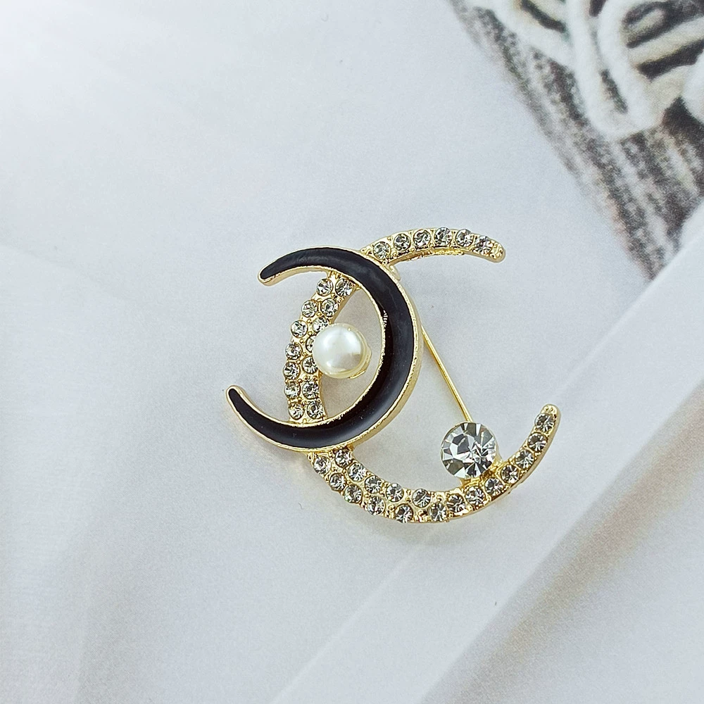 Не зови меня двойной C Brocar, пожалуйста, зови меня буквой Brooch двойной C