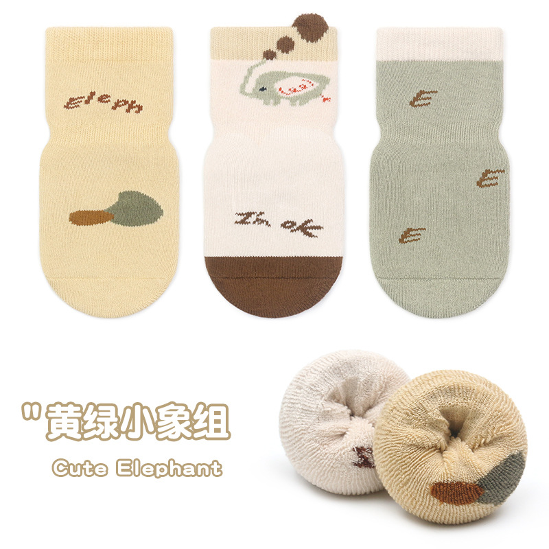 23 engrosada tridimensional de dibujos animados de gran área de dispensación antideslizante bebé toalla calcetines tres pares de calcetines de Terry