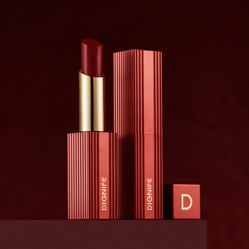 Esperando el lápiz labial Li Fei 999 no es fácil de tocar Taza no fácil de decolorizar hidratante de alto brillo Lápiz labial mate Lápiz labial entrega de una pieza