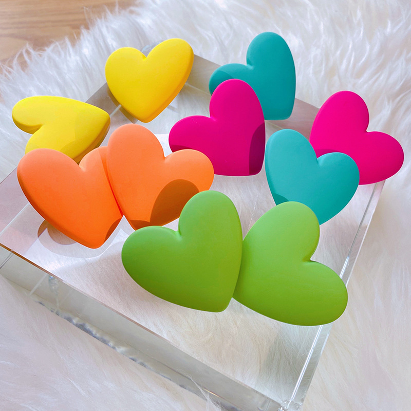 Ig Style Modern Style Heart Shape Plastic Resin Stoving Varnish Women's Ear Studs display picture 1