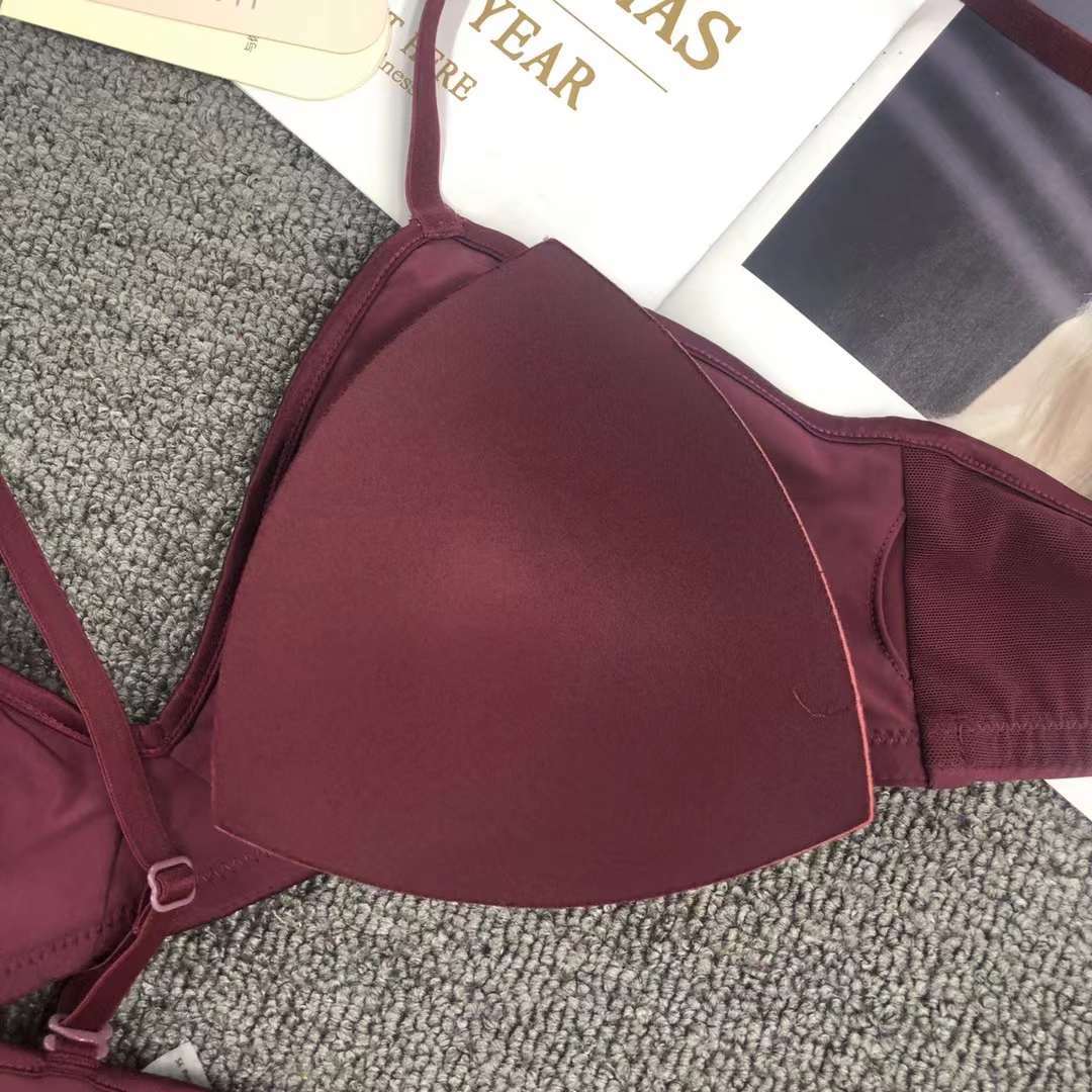 Cruzar la frontera del sudeste de Asia estilo japonés estilo francés cómodo push up francés triángulo taza de ropa interior sin costuras sujetador delgado de las mujeres sin anillo de acero