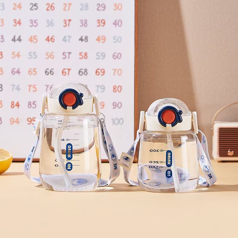 Nuevo vaso de plástico pequeño Nuevo estudiante taza de agua de gran capacidad deportes taza de agua actividad regalo taza portátil correa de agua taza