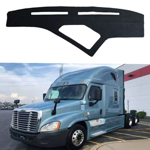 Suitable for Daimler Freighter Freightiner 08-26 Polyester Anti-Slip Car Dashboard Light-Proof Mat