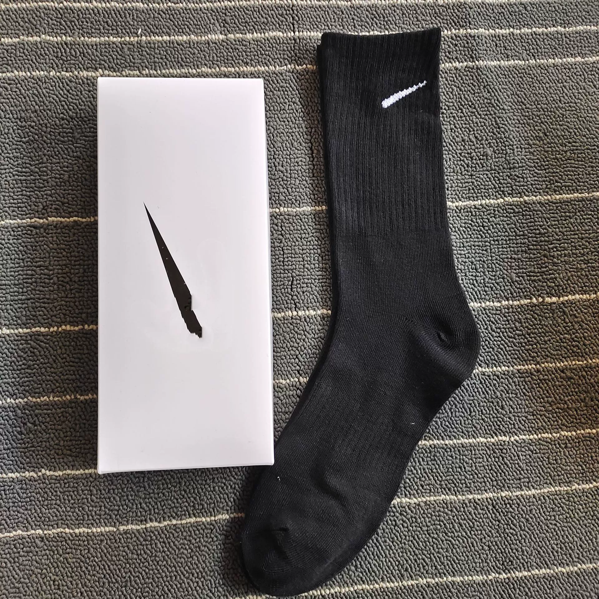 Гольфы (knee socks) Nike средней длины унисекс, смесовый/чесаный хлопок, дышащие, размеры 36–44