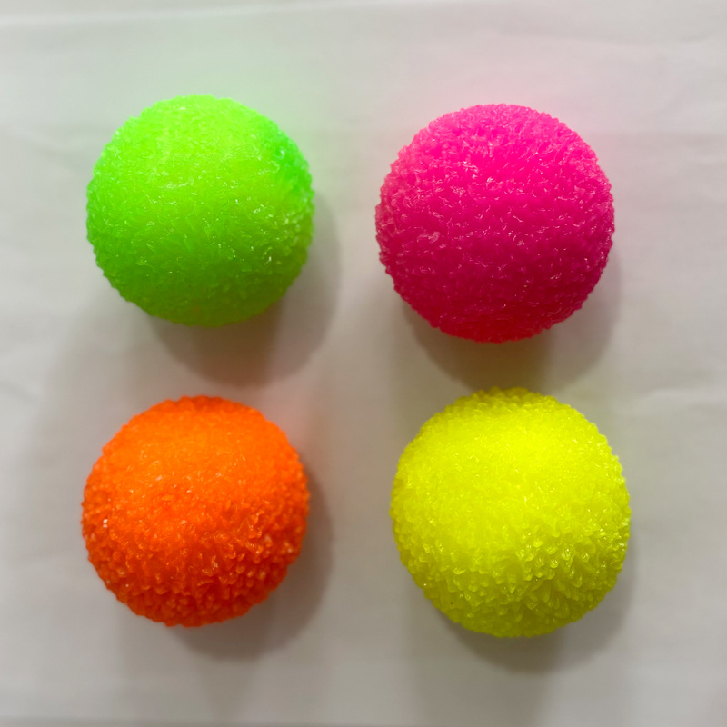 彩虹色面粉球