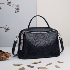 Guangzhou Women's Bags 2024 New Leather Retro Shoulder Crossbody Bags European and American Style Women's Trendy Bags Agency and Franchise