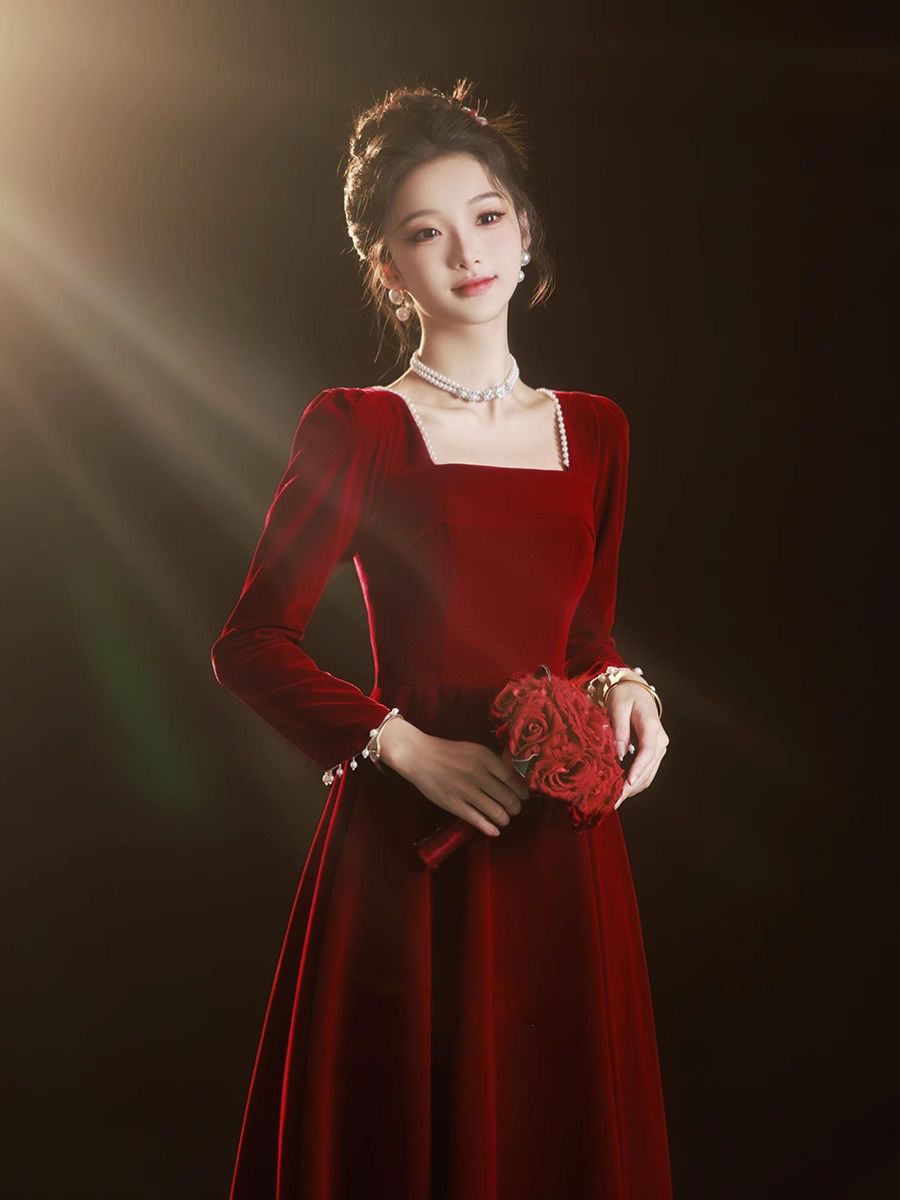 酒红色敬酒服新娘2025新款赫本风礼服裙长袖连衣裙成人礼宴会礼服