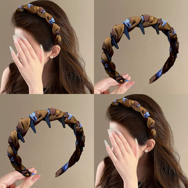 Amber Blue Brown ~ Retro Fabric Wavy Toothed Headband for Women 2025 New Elegant Face Wash Headband Travel Hairpin Amber Blue Brown ~ Retro Fabric Wavy Toothed Headband for Women 2025 New Elegant Face Wash Headband Travel Hairpin