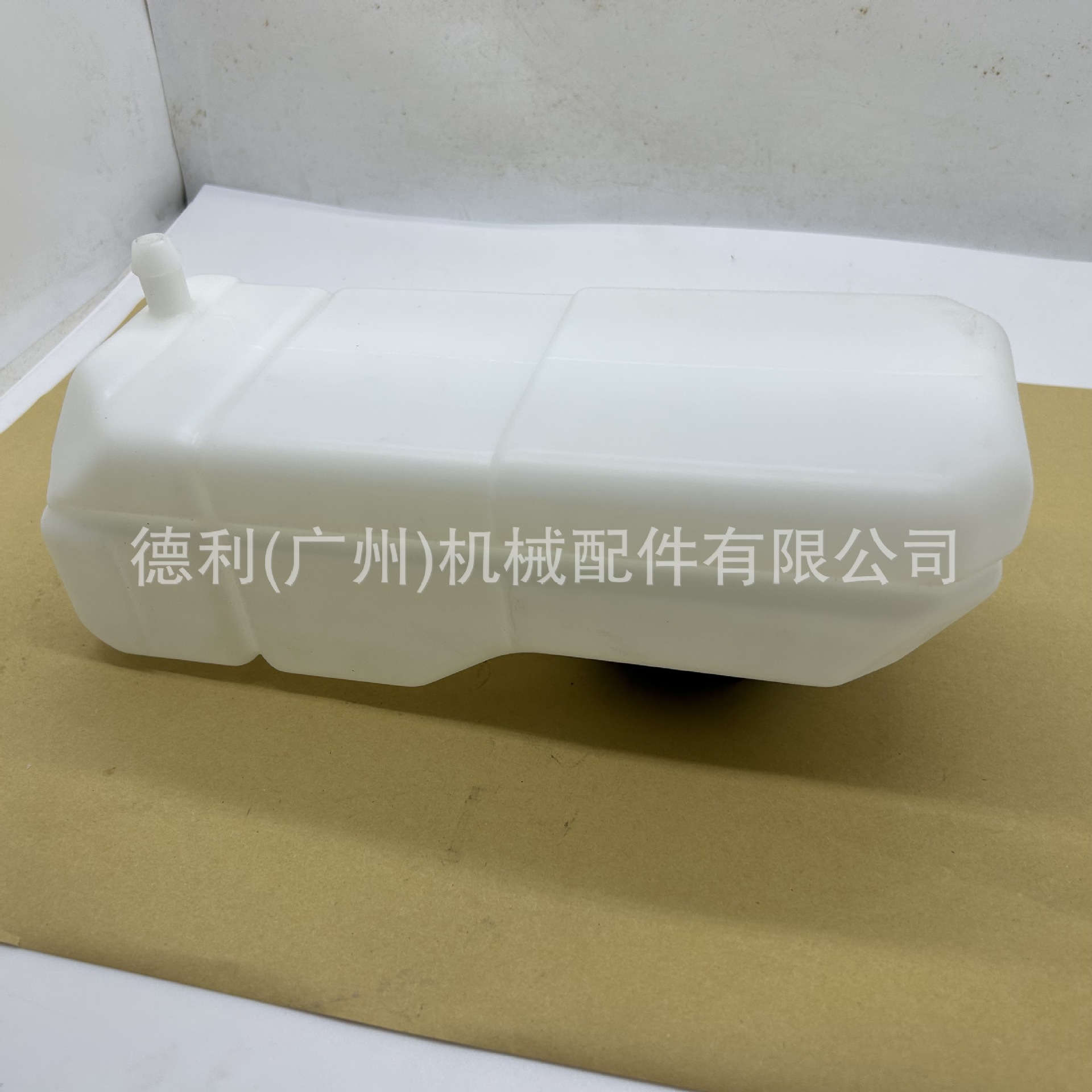 6736379 Bobcat Skid Steer Loader Coolant Auxiliary Water Tank S130 T140 Water Tank