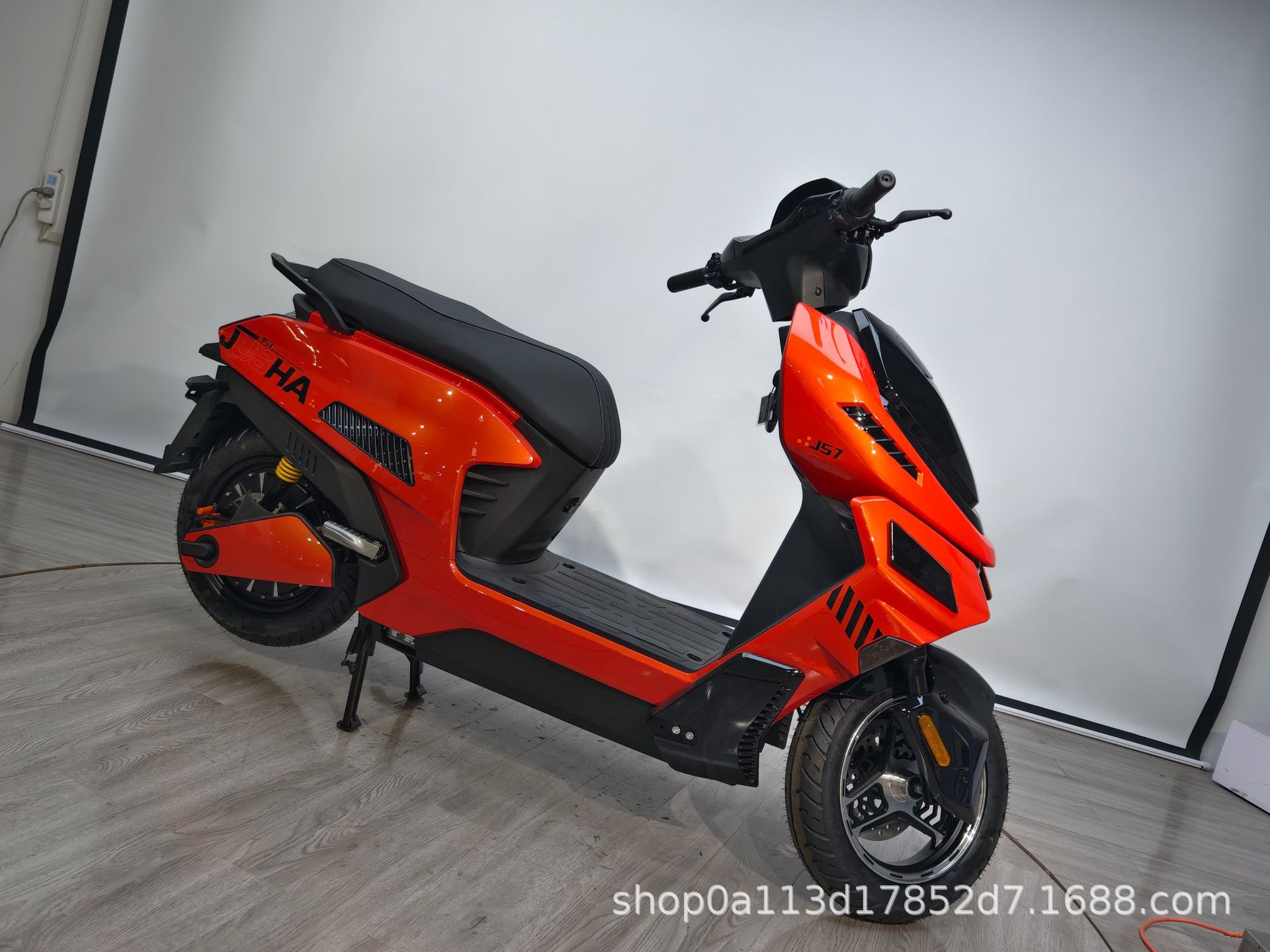 Cross-Border Nuclear Explosion Electric Vehicle 72V Adult High-Performance Electric Motorcycle Battery Vehicle High-Speed Pedal Electric Motorcycle Super Long