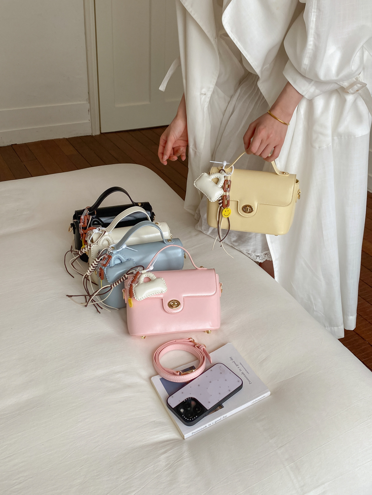 Bolsos exquisitos de mujer alta sensación de bolso 2026 nuevo pequeño bolso cuadrado fresco con cierre bolso de hombro verano image 1